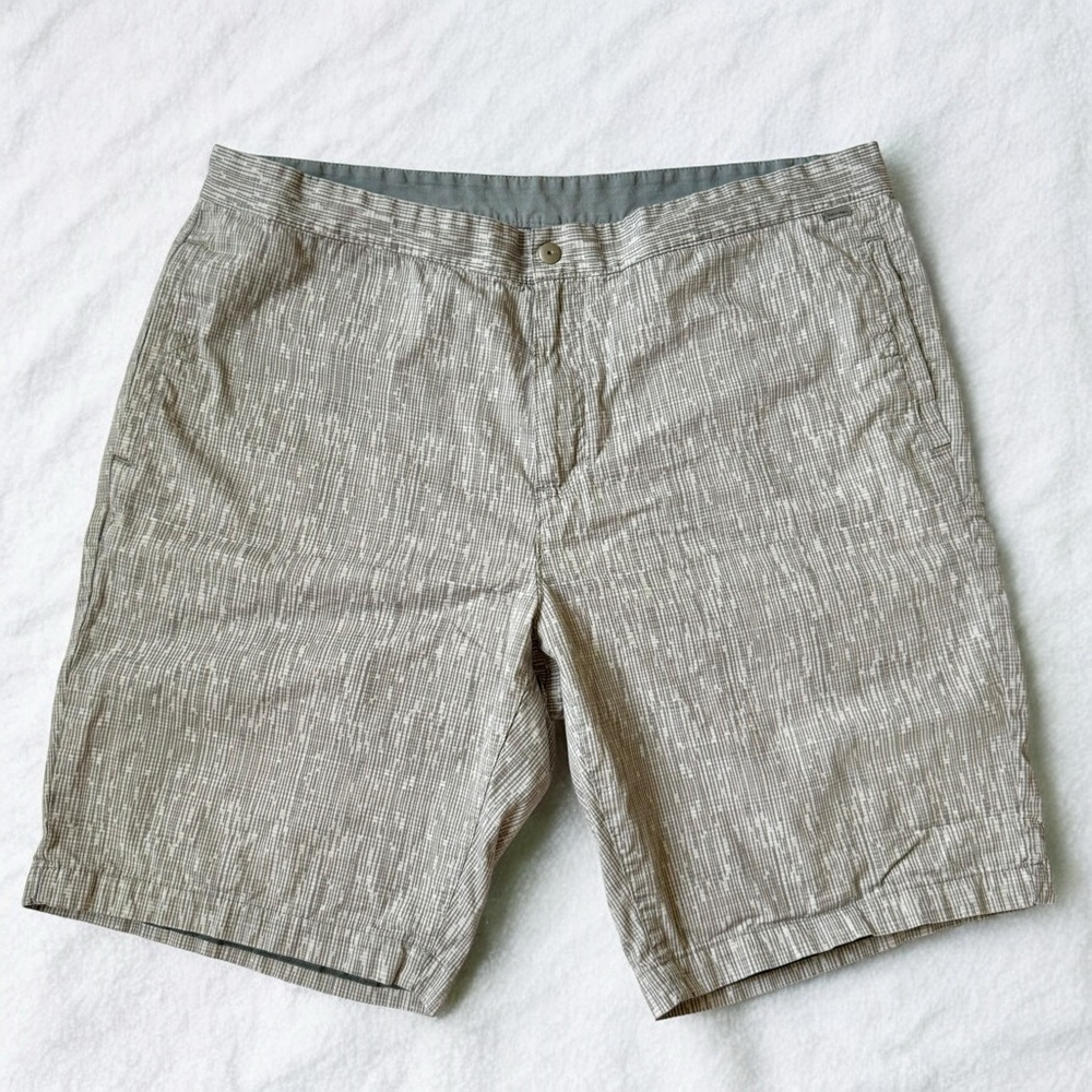 CALVIN KLEIN Chino Shorts Men's 37 (Tag 38) Gray White Flat Front Cotton Golf
